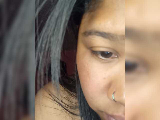 Vanessa333 live cam on BongaCams