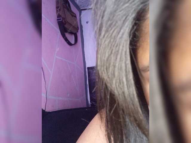 Vanessa333 live cam on BongaCams