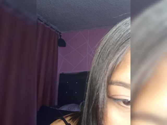 Vanessa333 live cam on BongaCams