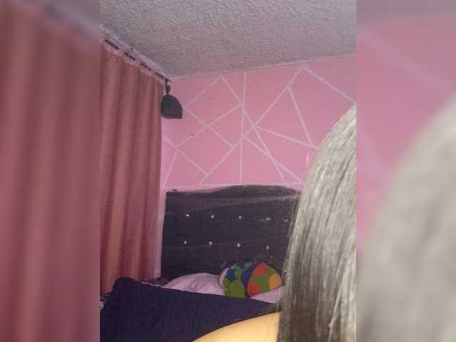 Vanessa333 live cam on BongaCams