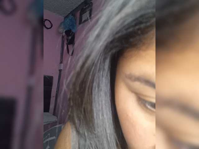 Vanessa333 live cam on BongaCams