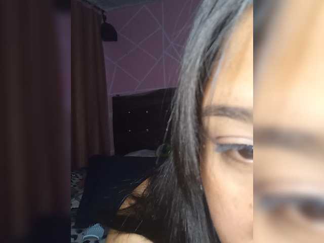 Vanessa333 live cam on BongaCams