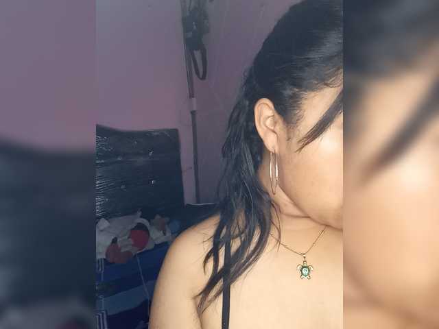 Vanessa333 live cam on BongaCams