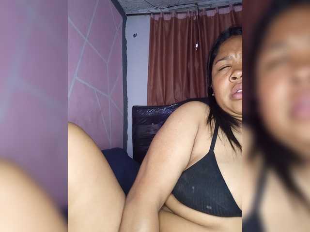 Vanessa333 live cam on BongaCams