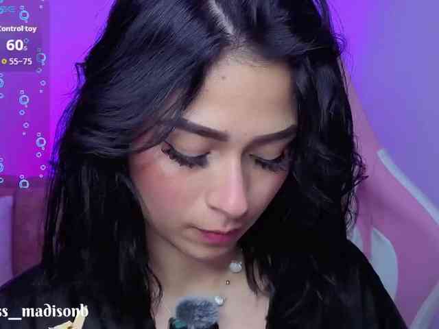 MadisonBeer webcam