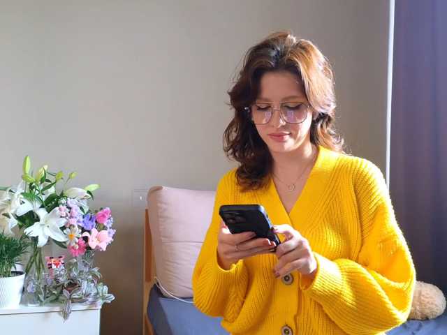 Fancymeee, live now on BongaCams