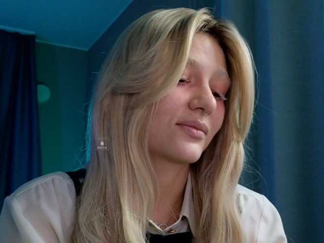 Fancymeee live cam preview