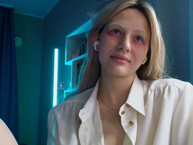 Fancymeee live cam on BongaCams