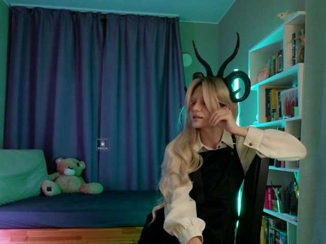 Fancymeee live cam on BongaCams