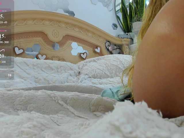 Bonne-Aurore live cam on BongaCams