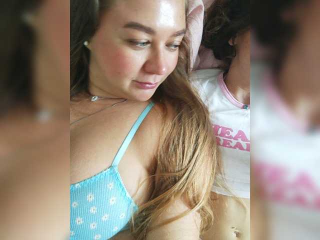 Bonne-Aurore live cam on BongaCams
