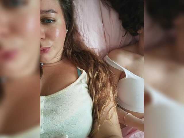 Bonne-Aurore live cam on BongaCams
