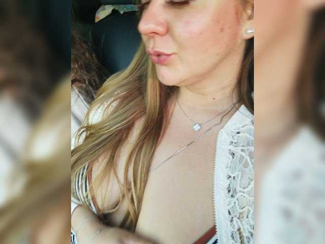 Bonne-Aurore live cam on BongaCams