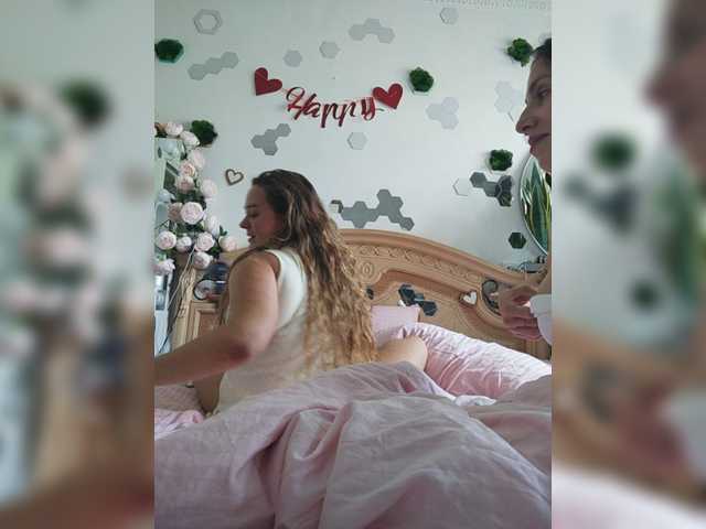 Bonne-Aurore live cam on BongaCams