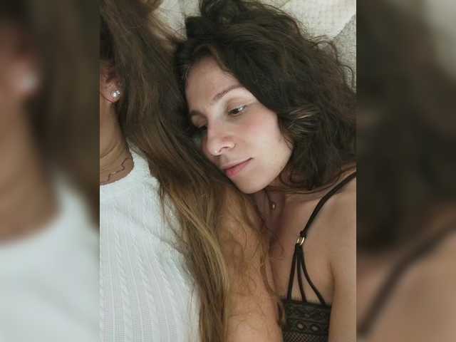Bonne-Aurore live cam on BongaCams