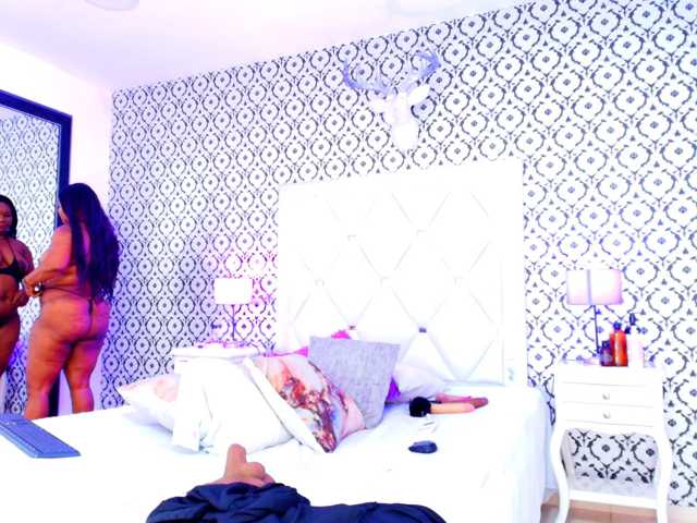 JelanyBankol live cam on BongaCams