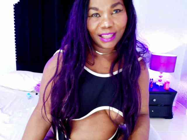 JelanyBankol Live Webcam on BongaCams