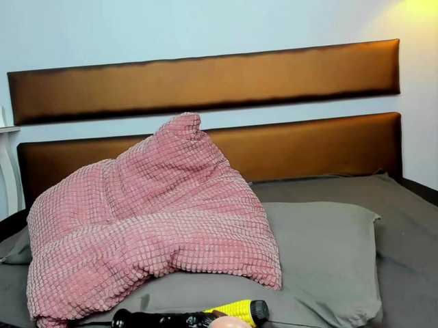 AlexissNight live webcam show