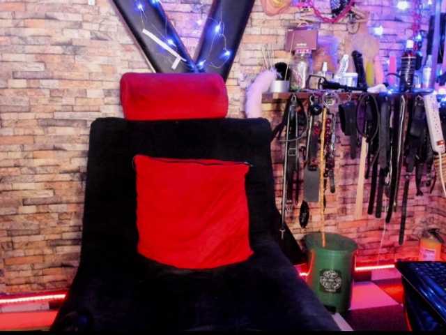 lukis01-luna0's BongaCams show and profile