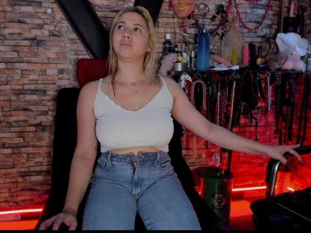 lukis01-luna0 live cam on BongaCams