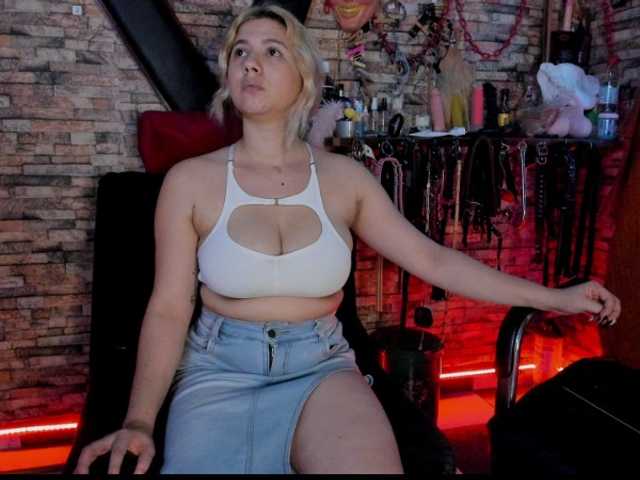 lukis01-luna0 live cam on BongaCams