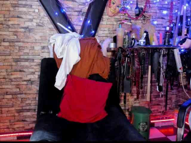 luna_lukis-1324 webcam