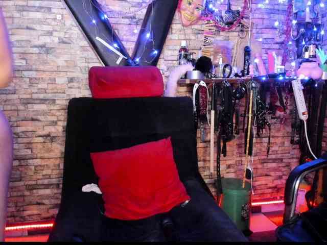 luna_lukis-1324 webcam