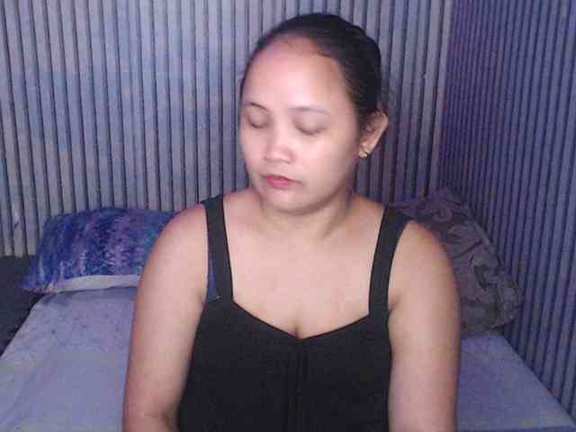 ladynakedpusy webcam