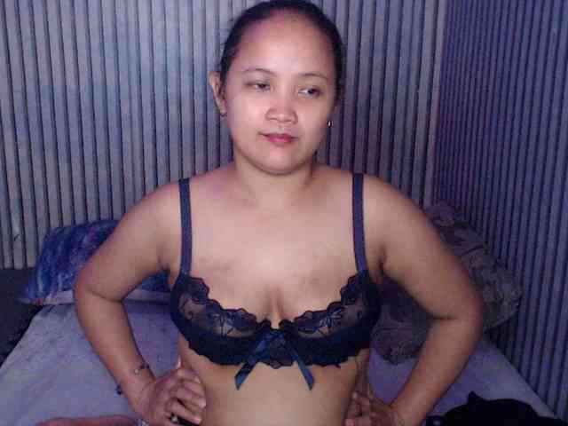 ladynakedpusy webcam