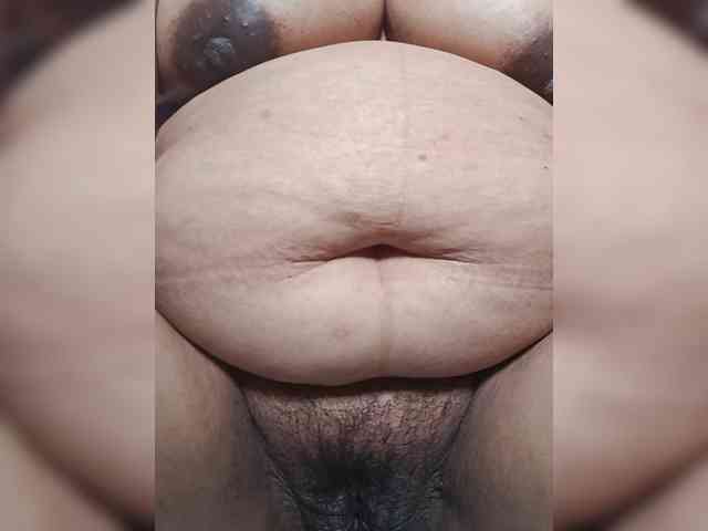 ladynakedpusy webcam