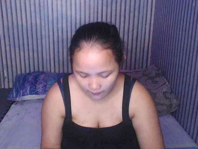 ladynakedpusy webcam