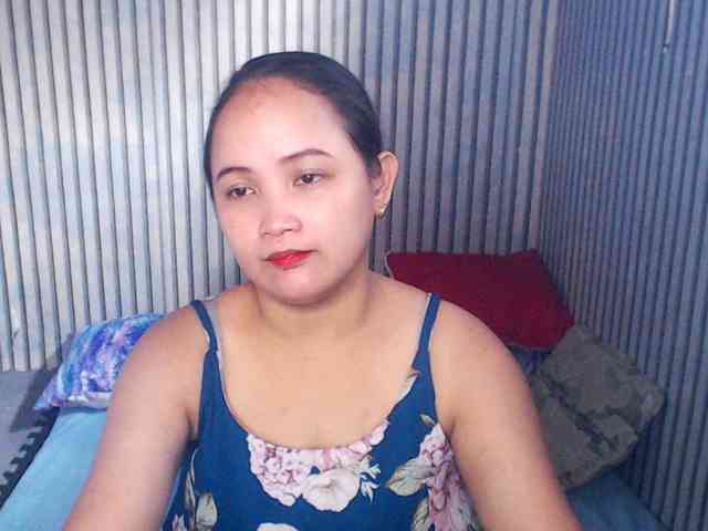 ladynakedpusy webcam