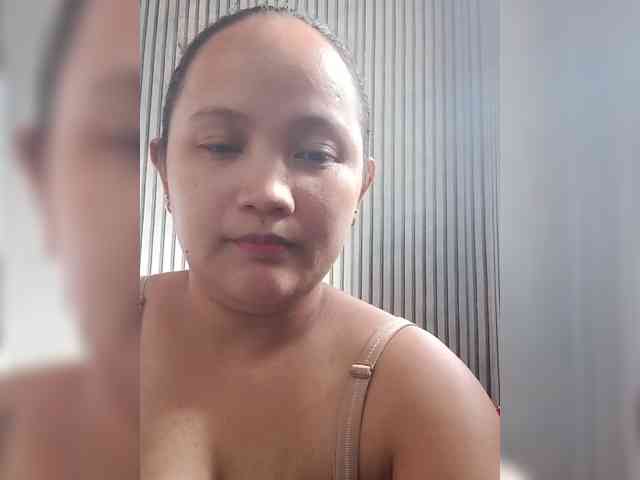 ladynakedpusy webcam