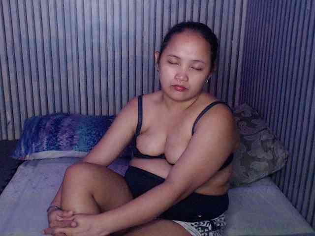 ladynakedpusy webcam