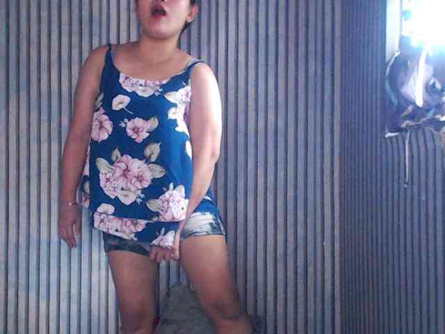 ladynakedpusy webcam
