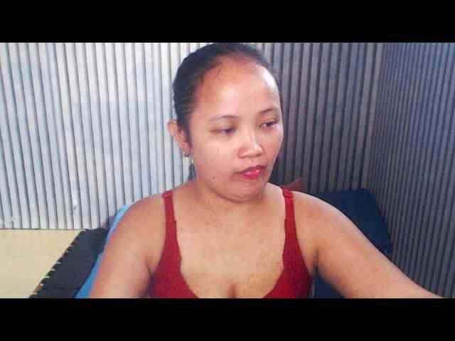 ladynakedpusy webcam