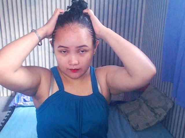 ladynakedpusy webcam