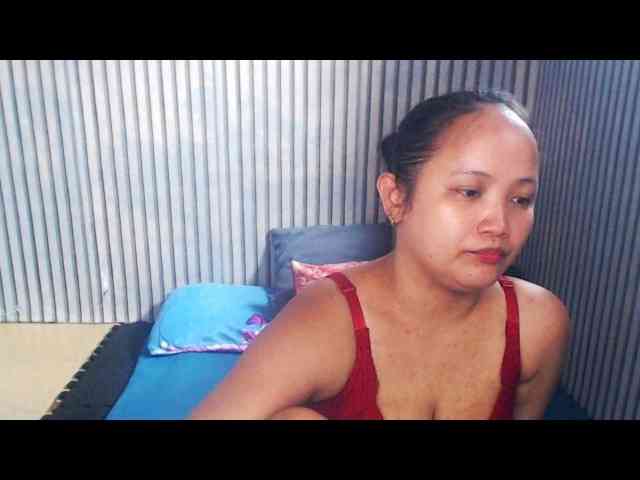 ladynakedpusy webcam