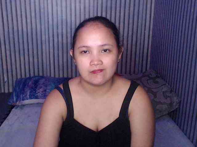ladynakedpusy webcam