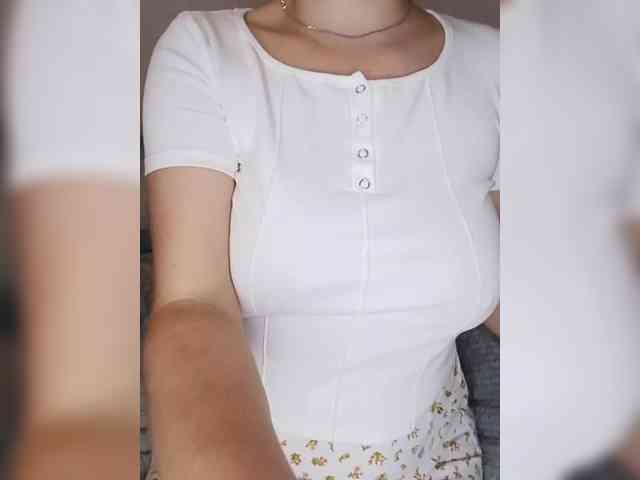 Liza_555's cam show statistics and live stream