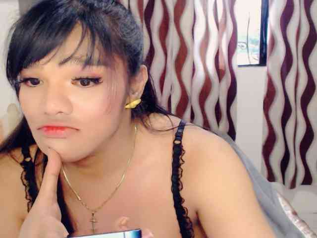 tsjuicylovie Live Webcam on BongaCams