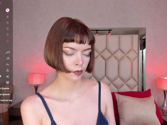 DollyConnor — live female cam