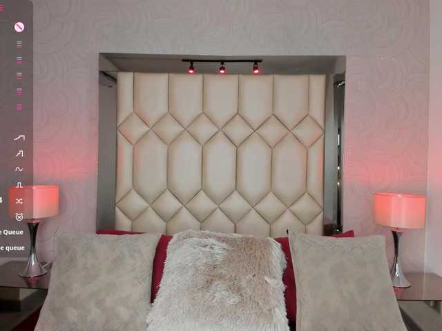 DollyConnor's BongaCams show and profile