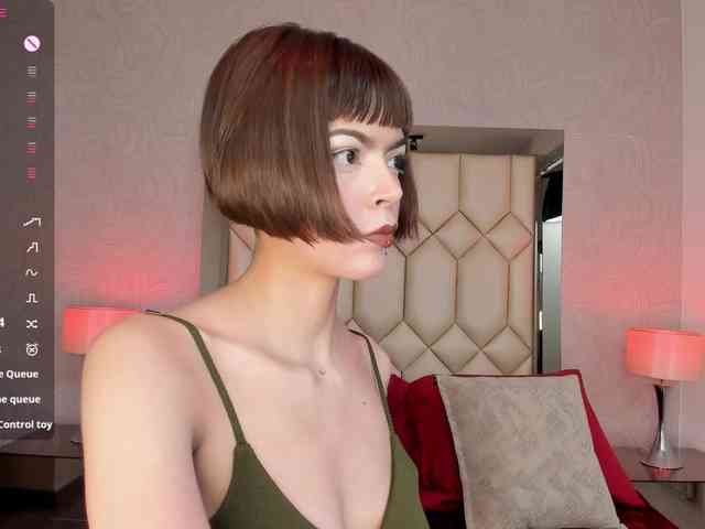 Model: DollyConnor