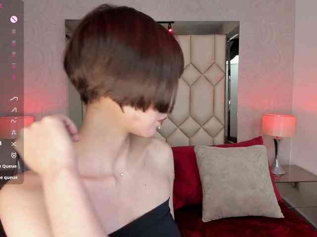 Model: DollyConnor