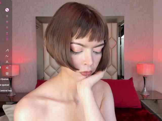 Model: DollyConnor