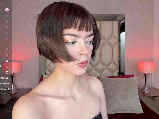 Model: DollyConnor