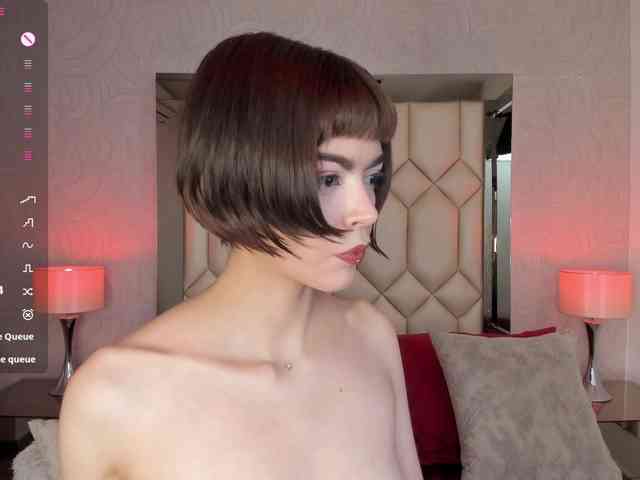 Model: DollyConnor