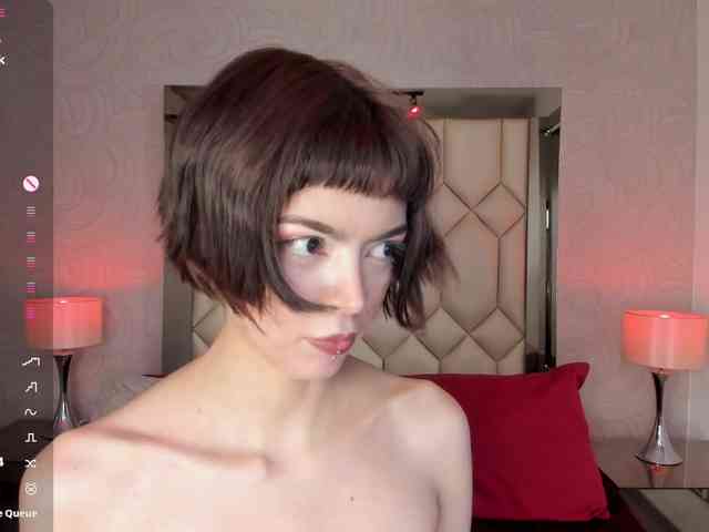 Model: DollyConnor