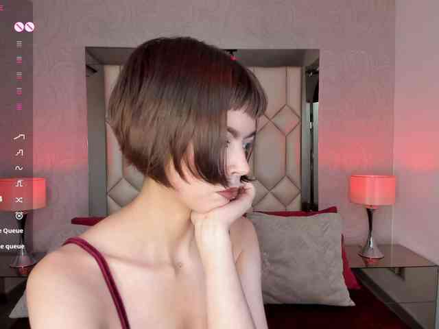 Model: DollyConnor
